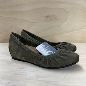 Baretraps Womens Norma Leathet Slip On Wedge Comfort Shoes Green Sz 9M NEW